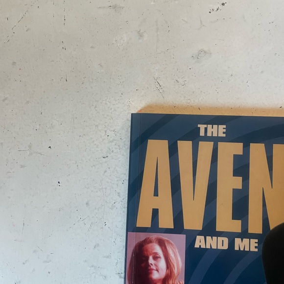 Patrick Macnee autograph - Picture 3 of 11